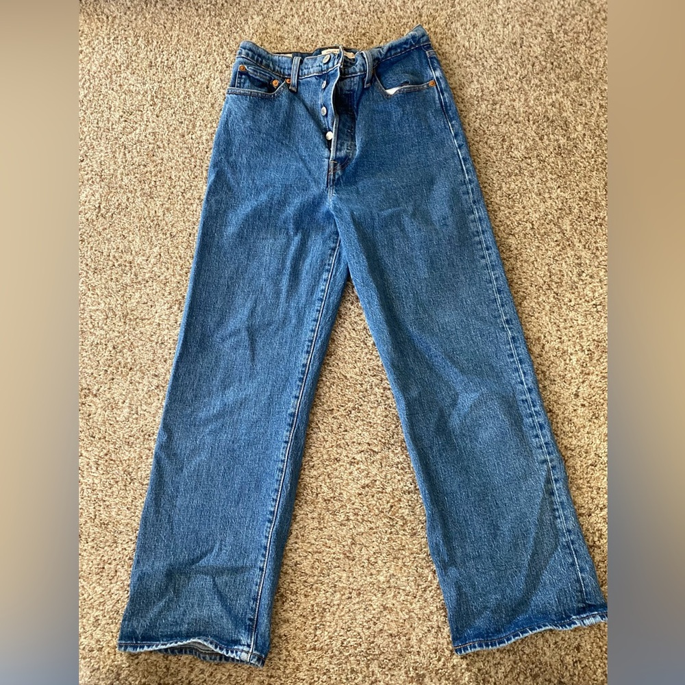 Levi’s ribcage jeans